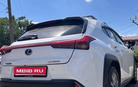 Lexus UX I, 2021 год, 3 390 000 рублей, 6 фотография