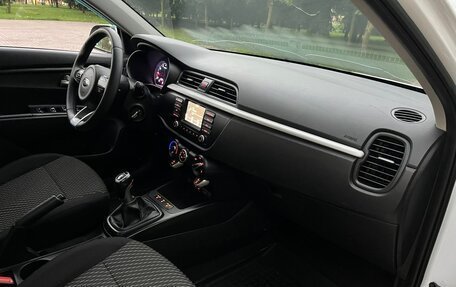 KIA Rio IV, 2017 год, 780 000 рублей, 10 фотография