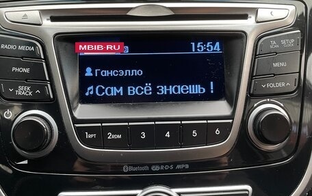 Hyundai Solaris II рестайлинг, 2015 год, 1 000 000 рублей, 19 фотография