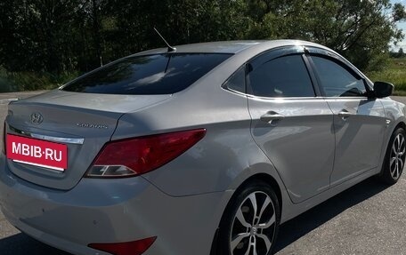 Hyundai Solaris II рестайлинг, 2015 год, 1 000 000 рублей, 15 фотография