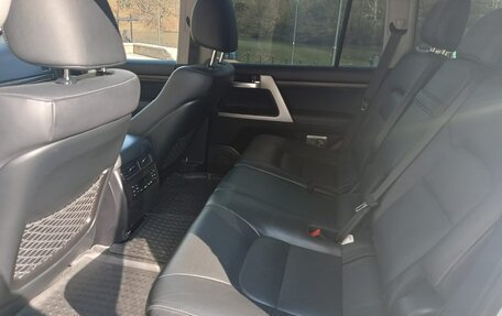 Toyota Land Cruiser 200, 2016 год, 5 300 000 рублей, 4 фотография