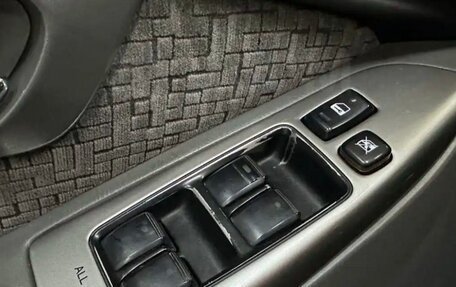 Toyota Land Cruiser Prado 120 рестайлинг, 2003 год, 1 650 000 рублей, 9 фотография
