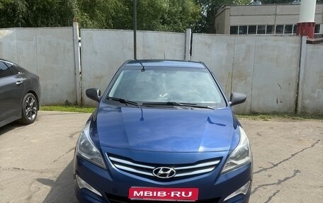 Hyundai Solaris II рестайлинг, 2015 год, 775 000 рублей, 1 фотография