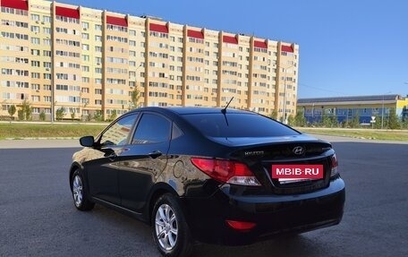 Hyundai Solaris II рестайлинг, 2011 год, 750 000 рублей, 4 фотография