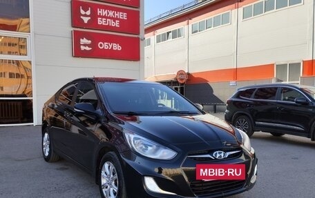 Hyundai Solaris II рестайлинг, 2011 год, 750 000 рублей, 2 фотография
