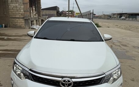 Toyota Camry, 2017 год, 2 140 000 рублей, 2 фотография