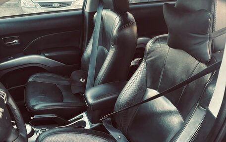 Mitsubishi Outlander III рестайлинг 3, 2008 год, 900 000 рублей, 9 фотография