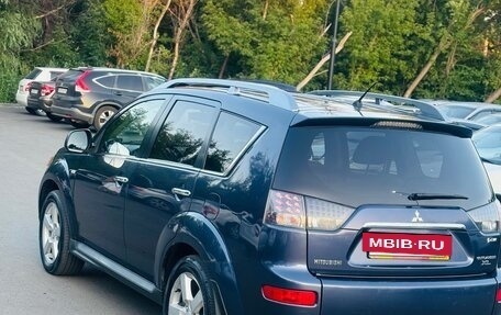 Mitsubishi Outlander III рестайлинг 3, 2008 год, 900 000 рублей, 7 фотография