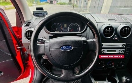 Ford Fusion I, 2004 год, 360 000 рублей, 10 фотография