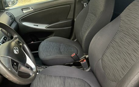 Hyundai Solaris II рестайлинг, 2015 год, 1 000 000 рублей, 8 фотография