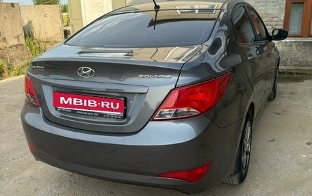 Hyundai Solaris II рестайлинг, 2015 год, 1 000 000 рублей, 5 фотография