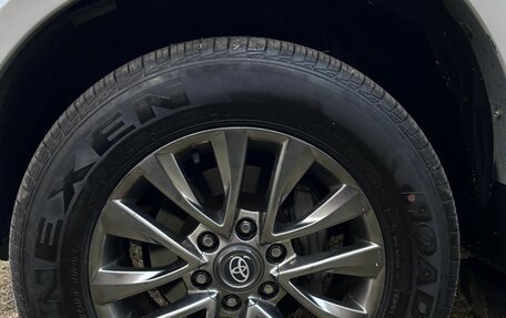 Toyota Land Cruiser Prado 120 рестайлинг, 2007 год, 2 380 000 рублей, 13 фотография
