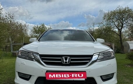 Honda Accord IX рестайлинг, 2013 год, 1 990 000 рублей, 7 фотография