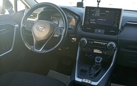 Toyota RAV4, 2020 год, 3 285 000 рублей, 11 фотография