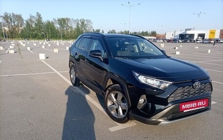 Toyota RAV4, 2020 год, 3 285 000 рублей, 6 фотография