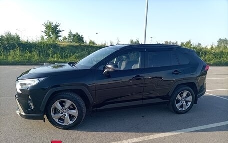 Toyota RAV4, 2020 год, 3 285 000 рублей, 8 фотография