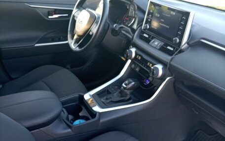 Toyota RAV4, 2020 год, 3 285 000 рублей, 12 фотография