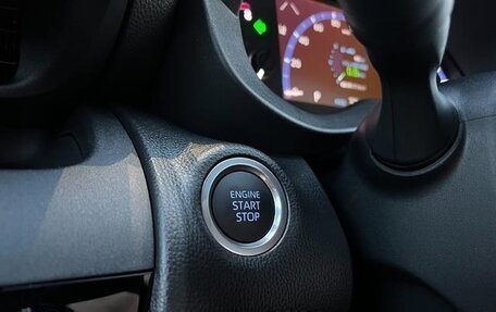 Toyota Yaris Cross, 2022 год, 1 650 000 рублей, 12 фотография