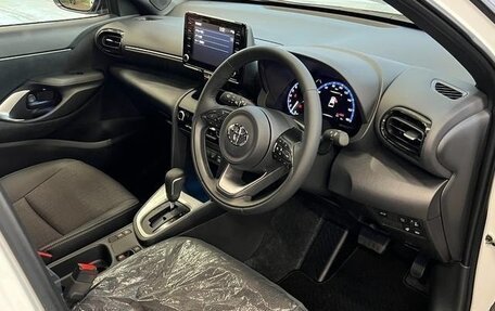 Toyota Yaris Cross, 2022 год, 1 650 000 рублей, 11 фотография