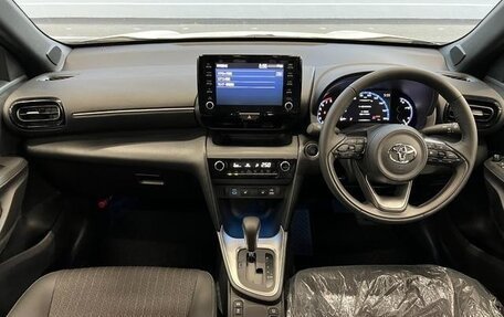 Toyota Yaris Cross, 2022 год, 1 650 000 рублей, 7 фотография