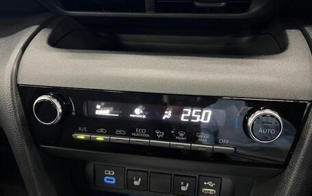 Toyota Yaris Cross, 2022 год, 1 650 000 рублей, 20 фотография