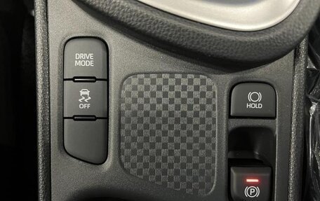 Toyota Yaris Cross, 2022 год, 1 650 000 рублей, 22 фотография