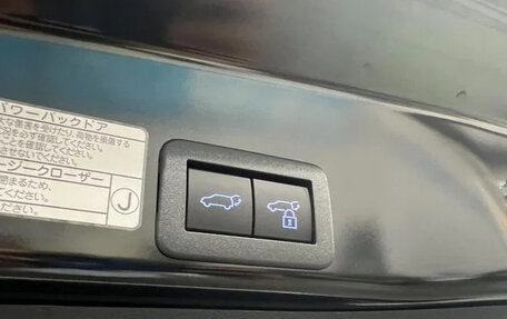 Toyota Yaris Cross, 2022 год, 1 650 000 рублей, 27 фотография