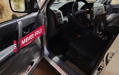Mitsubishi Pajero III рестайлинг, 2002 год, 700 000 рублей, 5 фотография