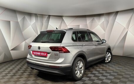 Volkswagen Tiguan II, 2018 год, 2 175 000 рублей, 2 фотография