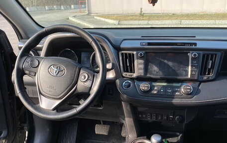 Toyota RAV4, 2018 год, 2 899 000 рублей, 5 фотография