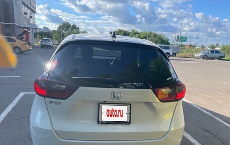 Honda Fit, 2020 год, 1 300 000 рублей, 3 фотография