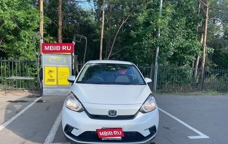 Honda Fit, 2020 год, 1 300 000 рублей, 6 фотография