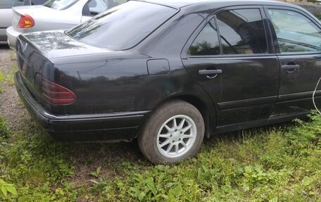 Mercedes-Benz E-Класс, 1999 год, 400 000 рублей, 5 фотография
