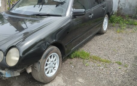 Mercedes-Benz E-Класс, 1999 год, 400 000 рублей, 4 фотография
