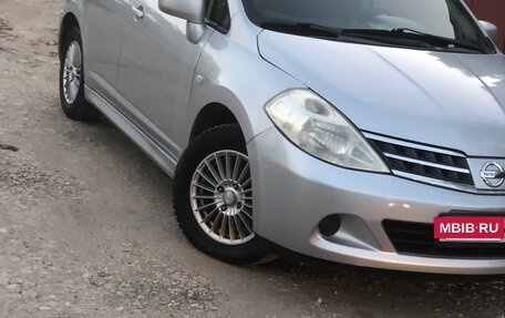 Nissan Tiida, 2010 год, 850 000 рублей, 2 фотография