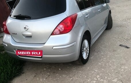 Nissan Tiida, 2010 год, 850 000 рублей, 5 фотография