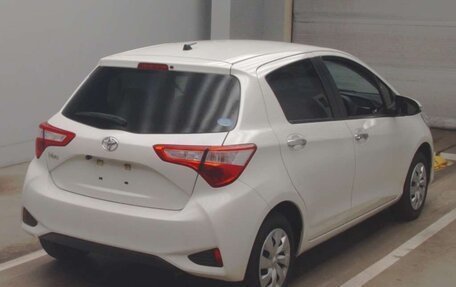 Toyota Vitz, 2019 год, 1 050 000 рублей, 2 фотография