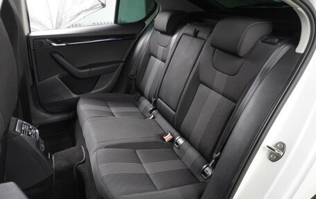 Skoda Octavia, 2018 год, 1 999 000 рублей, 9 фотография