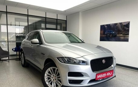 Jaguar F-Pace, 2017 год, 2 800 000 рублей, 3 фотография