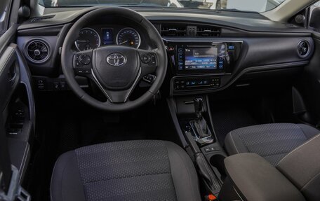 Toyota Corolla, 2018 год, 1 690 000 рублей, 6 фотография