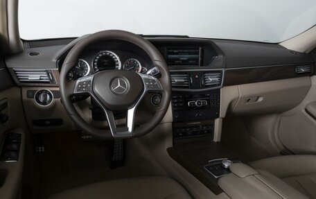 Mercedes-Benz E-Класс, 2012 год, 1 880 000 рублей, 16 фотография