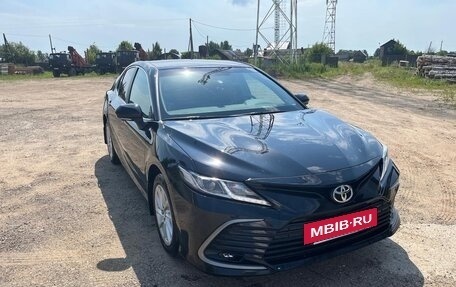Toyota Camry, 2021 год, 3 100 000 рублей, 4 фотография
