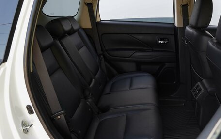 Mitsubishi Outlander III рестайлинг 3, 2019 год, 2 150 000 рублей, 7 фотография