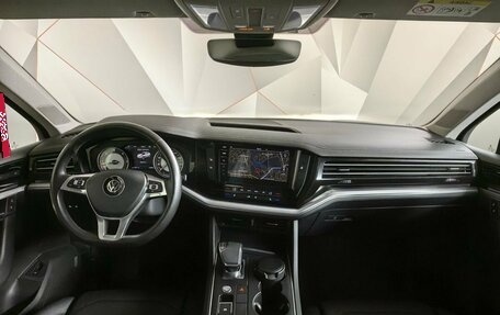 Volkswagen Touareg III, 2020 год, 4 850 000 рублей, 11 фотография