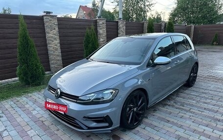 Volkswagen Golf R VII, 2017 год, 4 000 000 рублей, 2 фотография