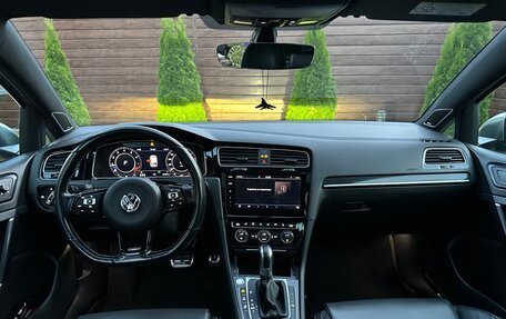 Volkswagen Golf R VII, 2017 год, 4 000 000 рублей, 13 фотография