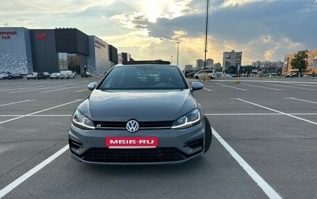 Volkswagen Golf R VII, 2017 год, 4 000 000 рублей, 24 фотография