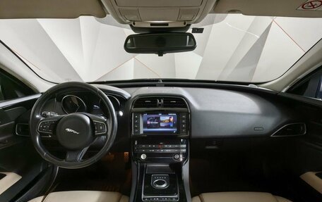 Jaguar XE I рестайлинг, 2016 год, 1 795 150 рублей, 10 фотография