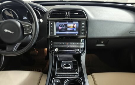 Jaguar XE I рестайлинг, 2016 год, 1 795 150 рублей, 11 фотография