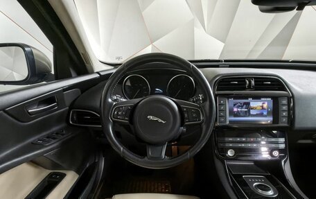 Jaguar XE I рестайлинг, 2016 год, 1 795 150 рублей, 15 фотография